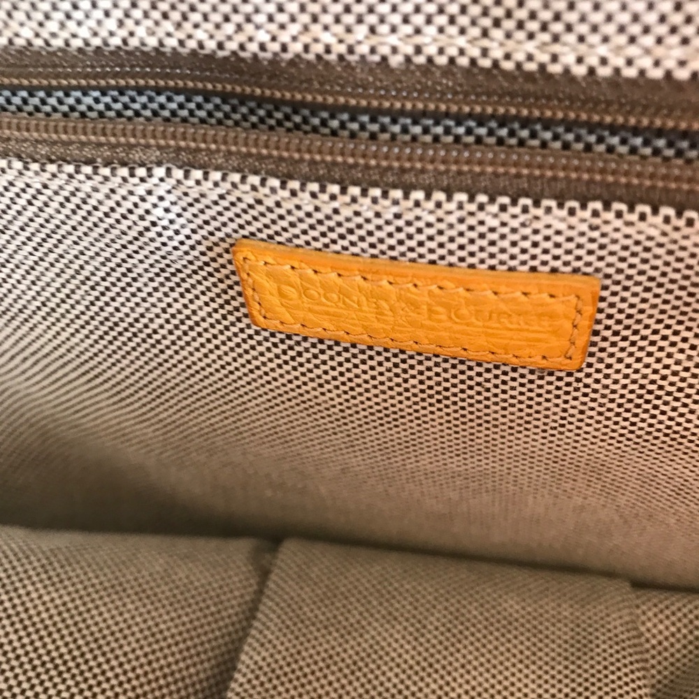 Dooney & Bourke Yellow Tote with Genuine Leather in Pebble and Spacious Design - Picture 3 of 8